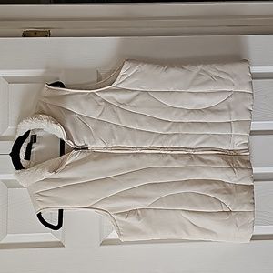 Cream or off-white color vest with fur look collar from Jane Ashley XL